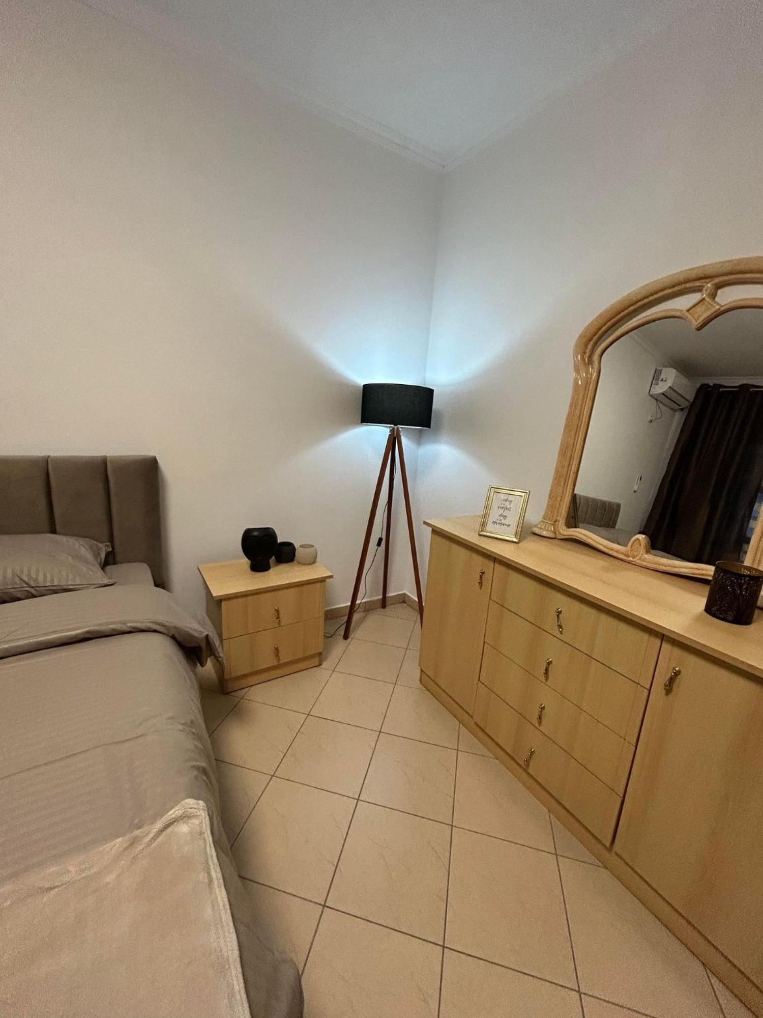 Chrigrey & Apartamento Durrës